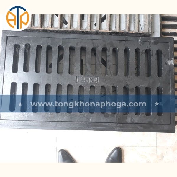 Song chắn rác bằng Composite có khung Song chắn rác bằng Composite có khung